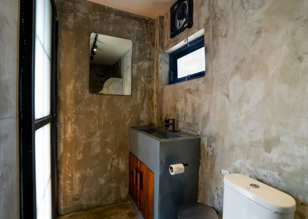 Forge private mezzanine room at Iron Wave Uluwatu surf hostel, Uluwatu — photo 4