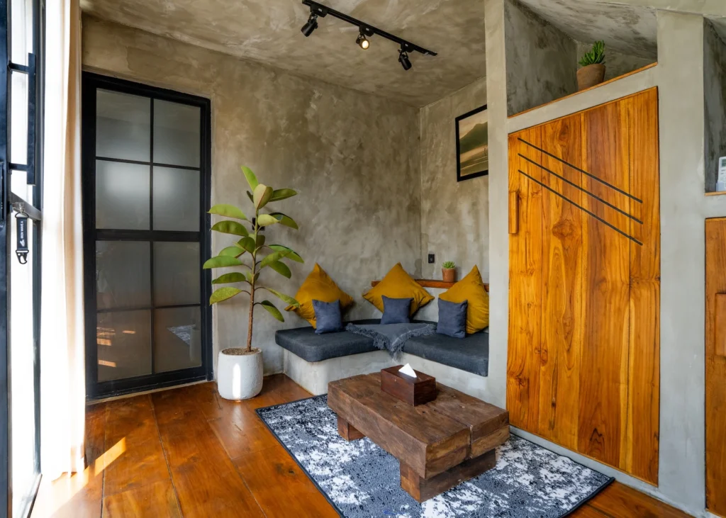 Forge private mezzanine room at Iron Wave Uluwatu surf hostel, Uluwatu — photo 7